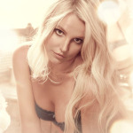 Popová královna Britney Spears nám představuje svoji kolekci spodního prádla
